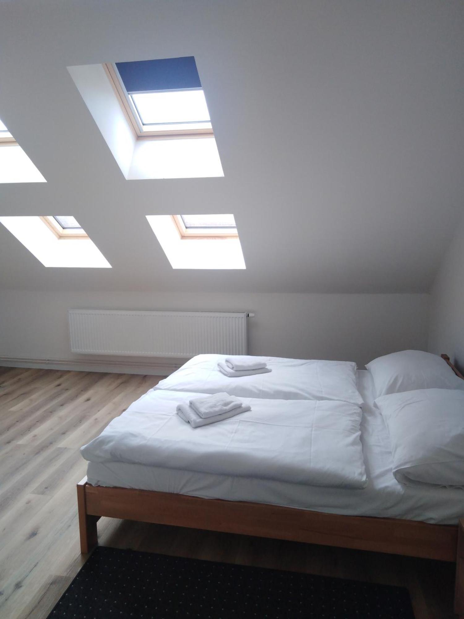 Silver Apartments クトナー・ホラ エクステリア 写真