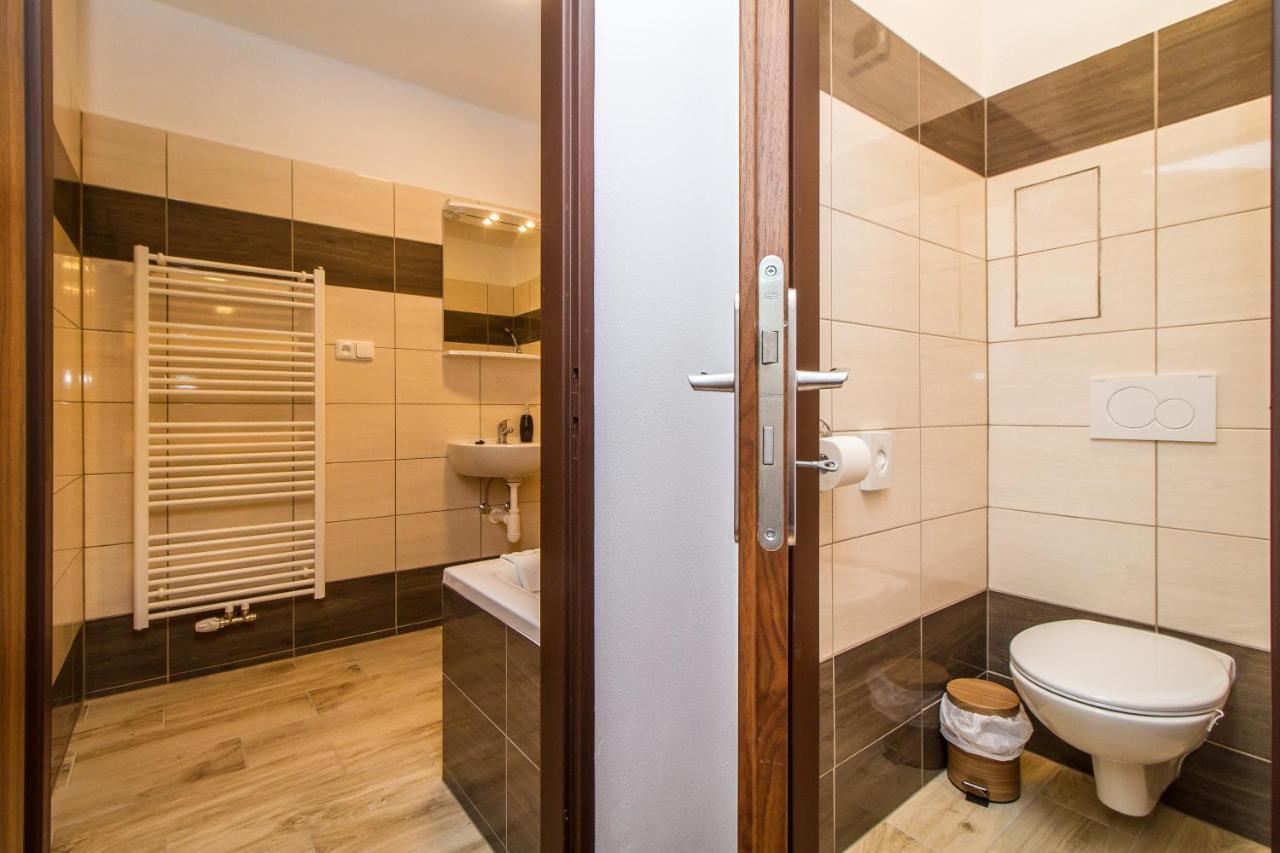 Silver Apartments クトナー・ホラ エクステリア 写真