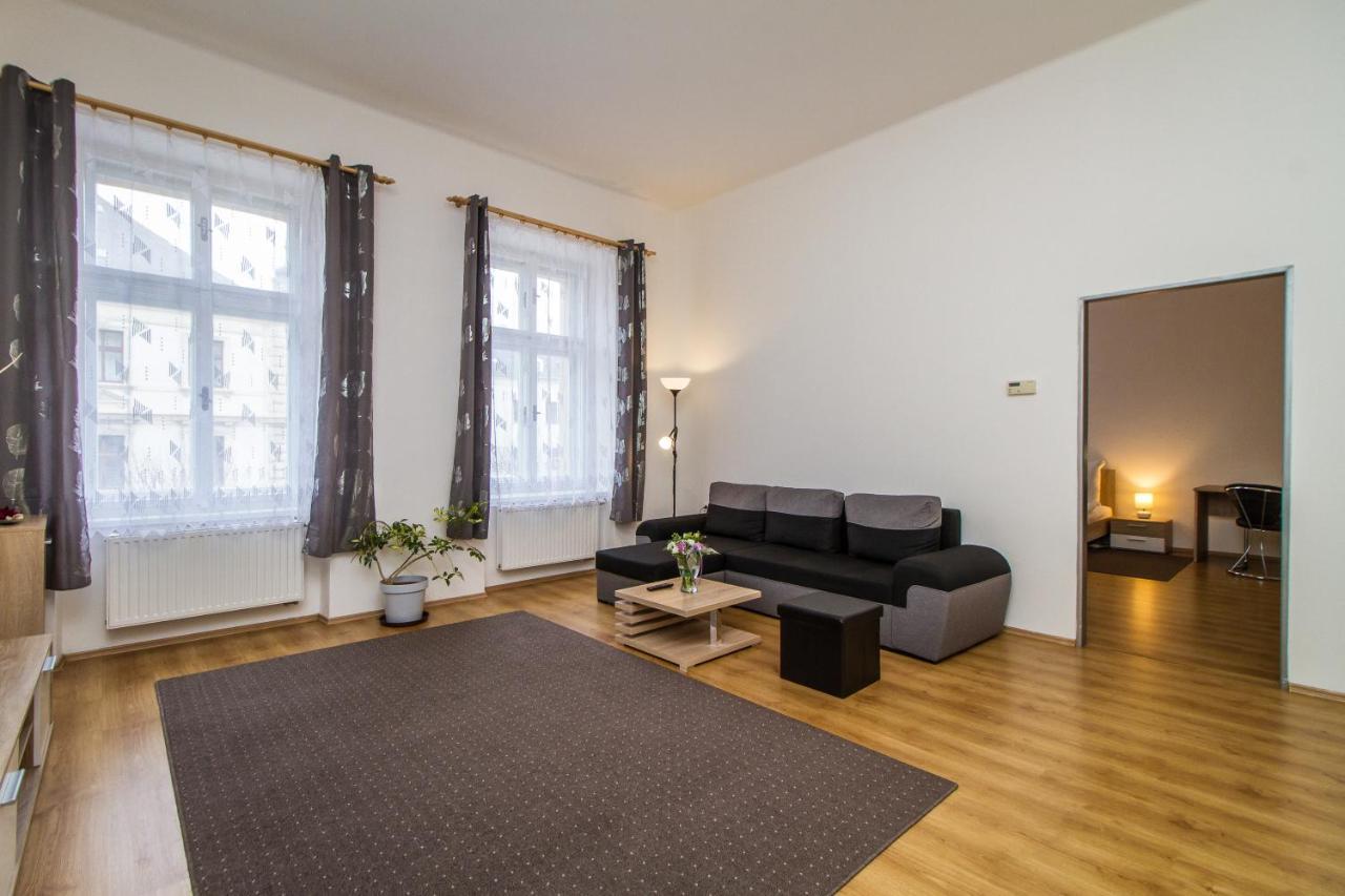 Silver Apartments クトナー・ホラ エクステリア 写真